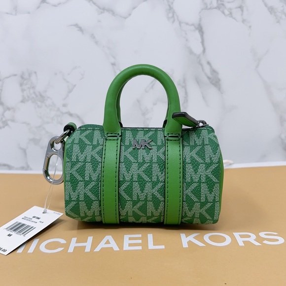 Michael Kors Micro Duffle keyfob - Picture 1 of 8